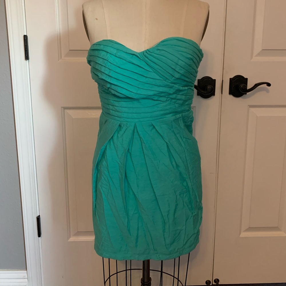 ✨5/$25 Bebe mint mini dress Size 0✨